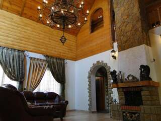 Виллы Villa Bilogirya Яремче Вилла с 3 спальнями и камином-1